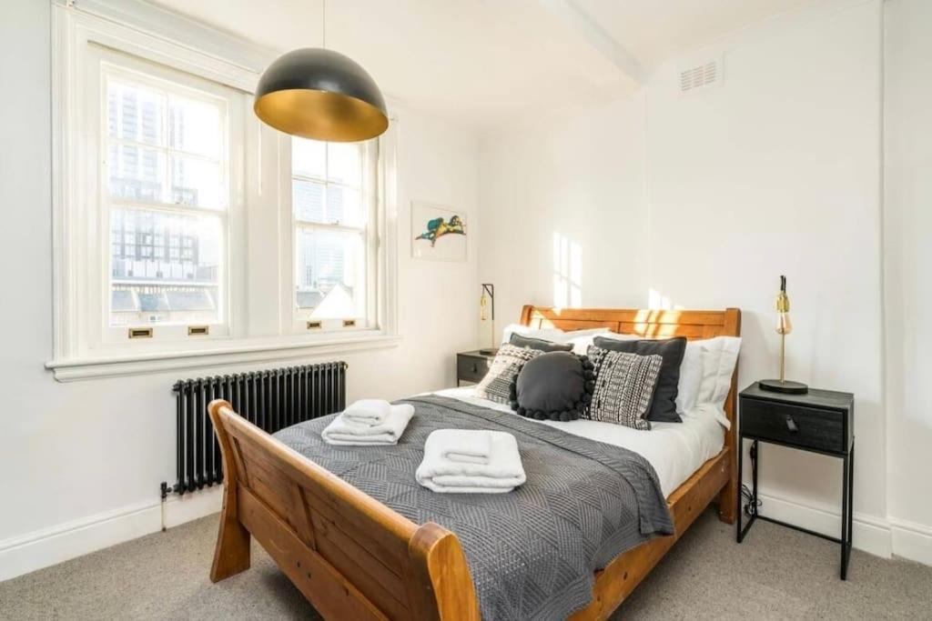 3 X Bedroom Riverside Flat With Hot Tub On Roof Terrace London Bagian luar foto
