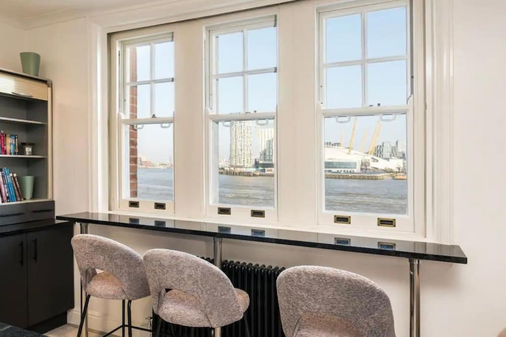 3 X Bedroom Riverside Flat With Hot Tub On Roof Terrace London Bagian luar foto