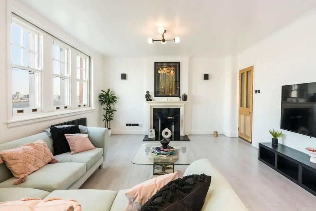 3 X Bedroom Riverside Flat With Hot Tub On Roof Terrace London Bagian luar foto