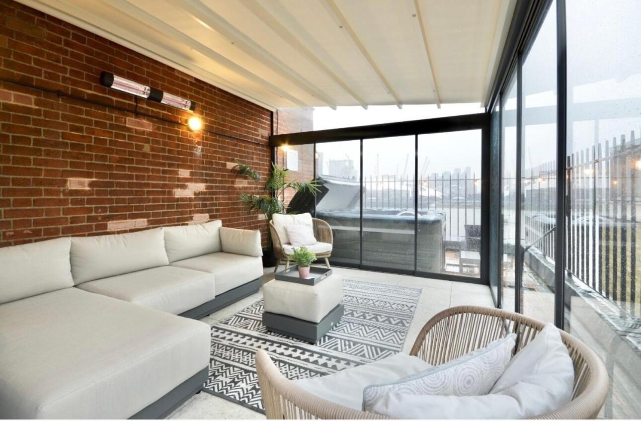 3 X Bedroom Riverside Flat With Hot Tub On Roof Terrace London Bagian luar foto