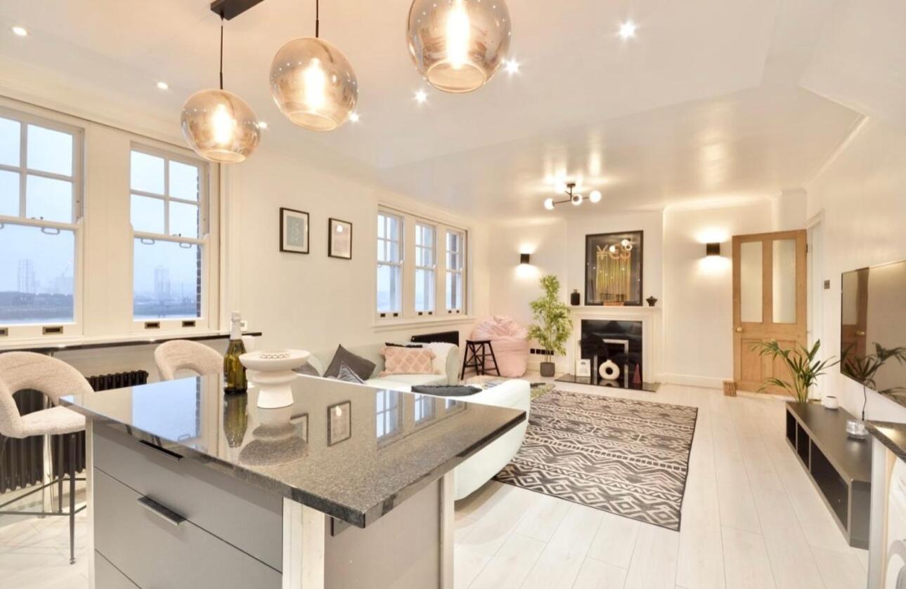 3 X Bedroom Riverside Flat With Hot Tub On Roof Terrace London Bagian luar foto